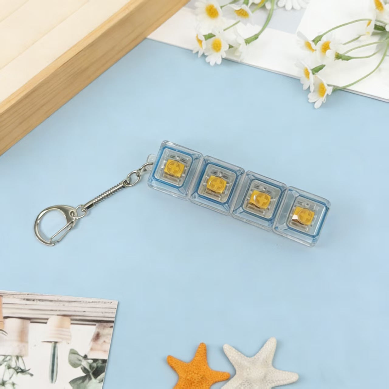 4-Key Mechanical Luminous Keychain Stress Relief Toy veloura