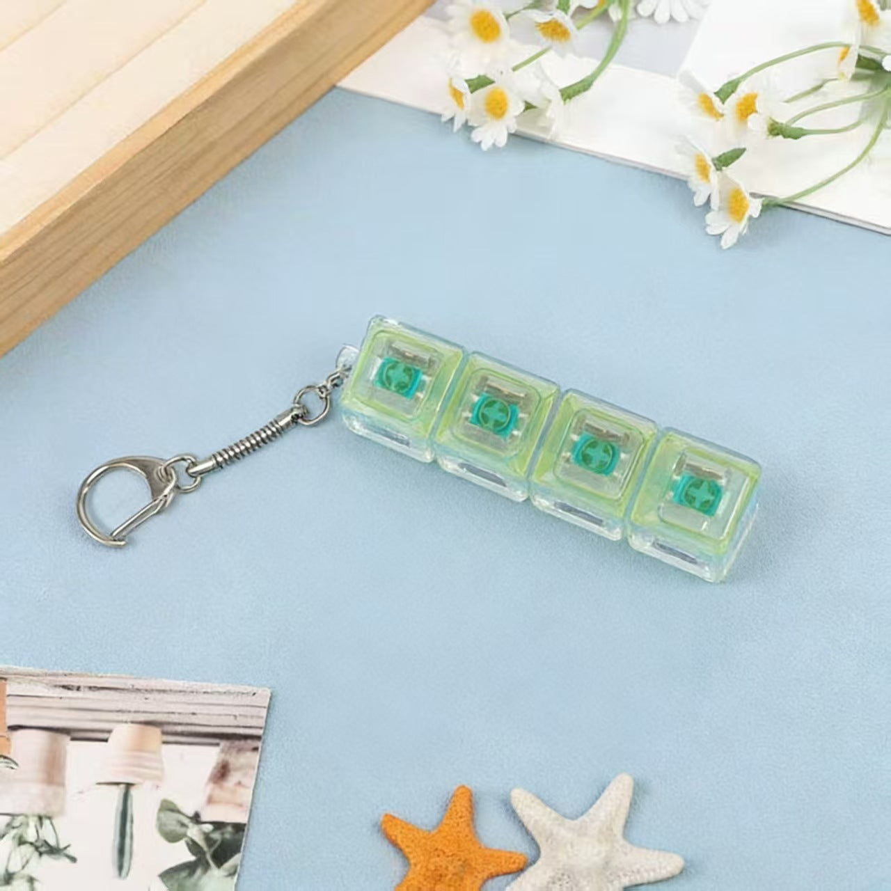 4-Key Mechanical Luminous Keychain Stress Relief Toy veloura